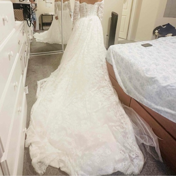 Wedding Dress - Picture 3 of 5